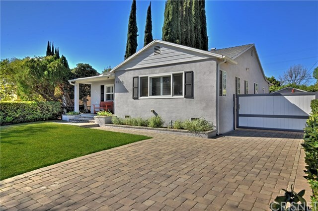 Property Photo:  4925 Enfield Avenue  CA 91316 