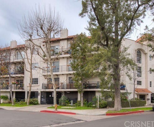 Property Photo:  4249 Longridge Avenue 104  CA 91604 