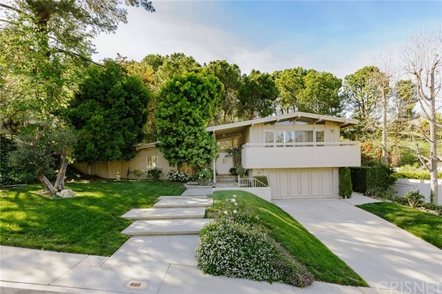 Property Photo:  19763 Greenbriar Drive  CA 91356 