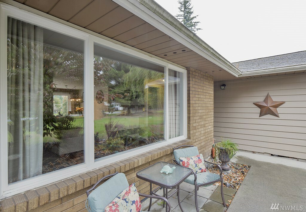 Property Photo:  3615 Division St  WA 98022 