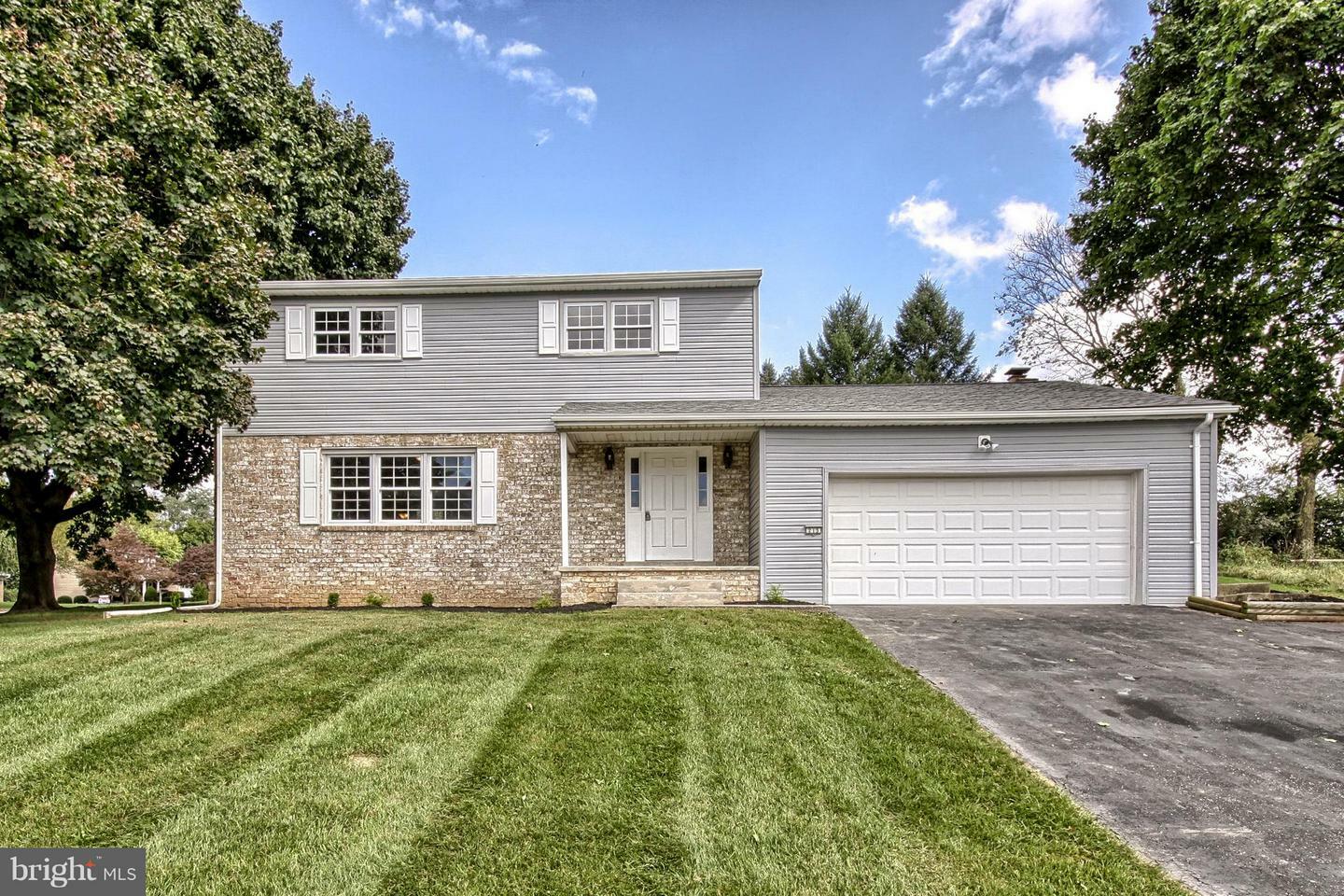 Property Photo:  213 Fairway Drive  PA 17055 