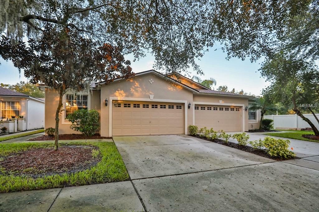 Property Photo:  6907 Gray Oak Place  FL 33578 