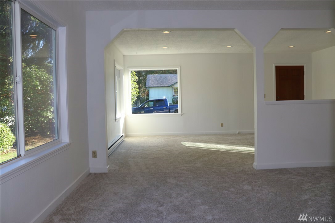 Property Photo: 1240 Ellinor St WA 98584