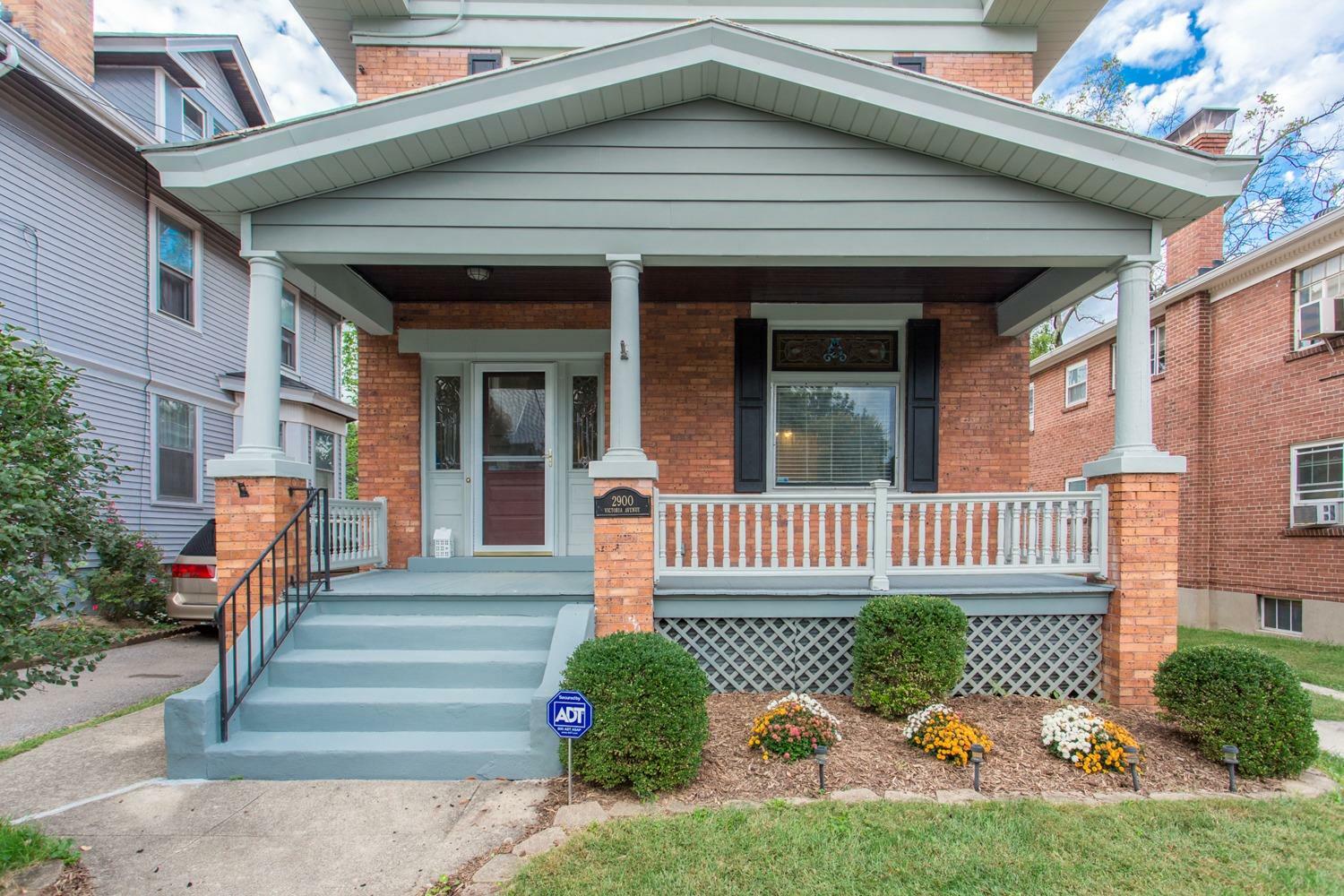 Property Photo:  2900 Victoria Avenue  OH 45208 