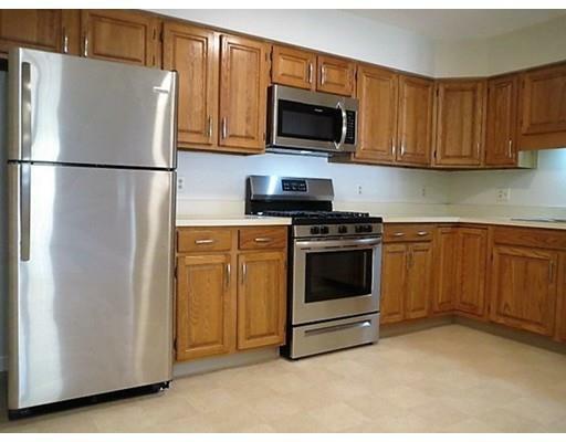 Property Photo: 206 Ashmead Commons 206 CT 06082