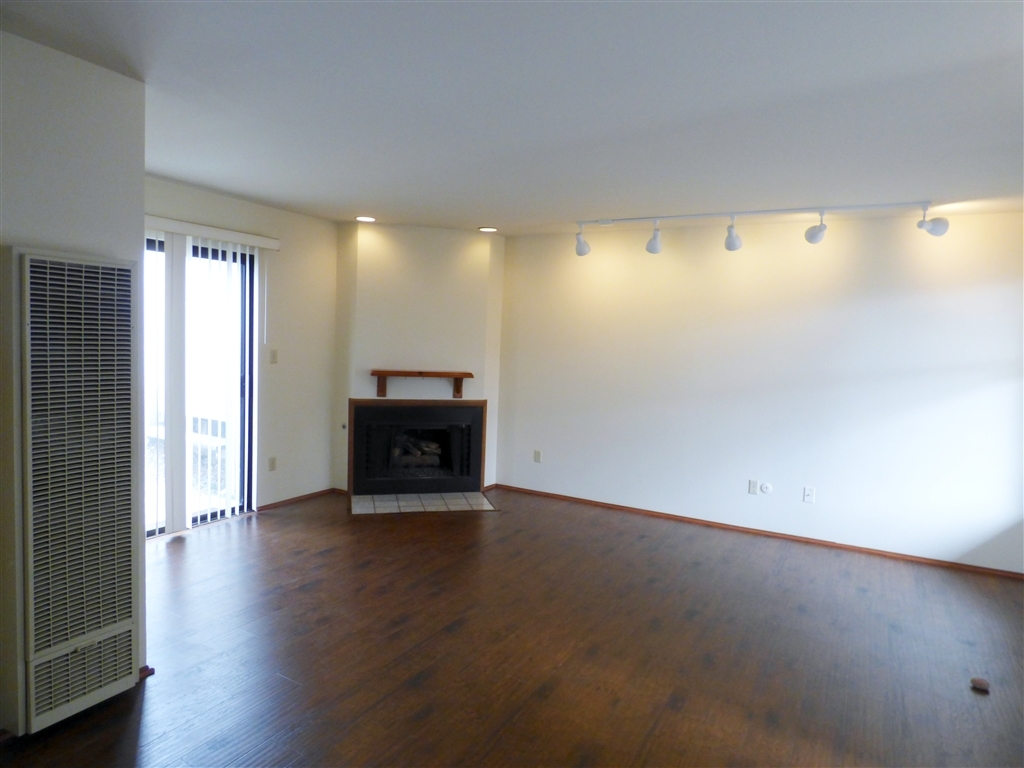 Property Photo:  629 Bonair Way  CA 92037 