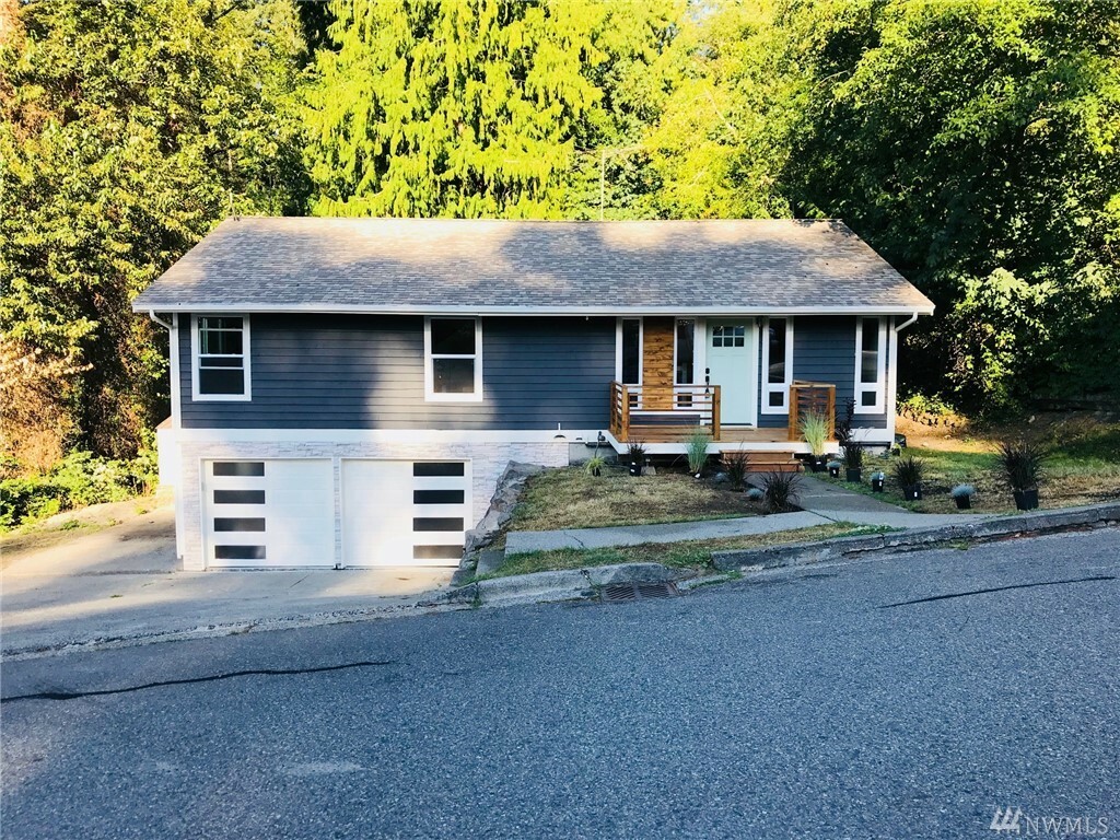 Property Photo:  22021 Meridian Ave S  WA 98126 