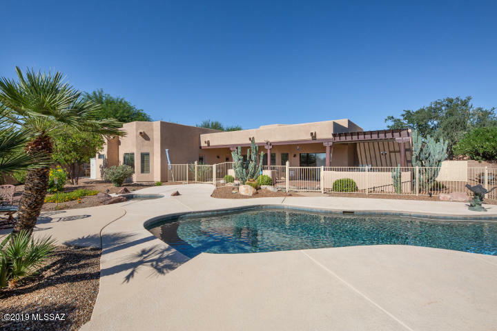 Property Photo:  2655 W Montierra Place  AZ 85742 