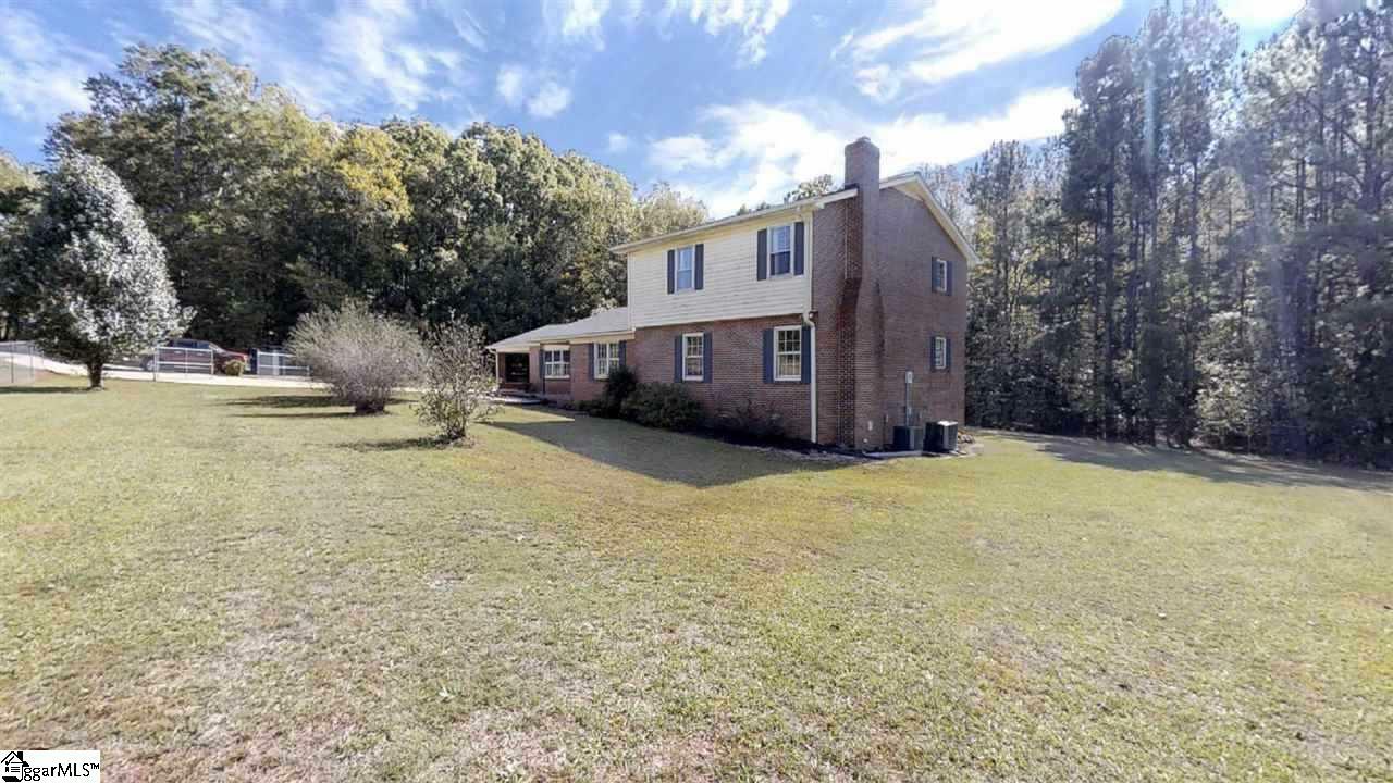 Property Photo:  844 John Hart Road  SC 29353 