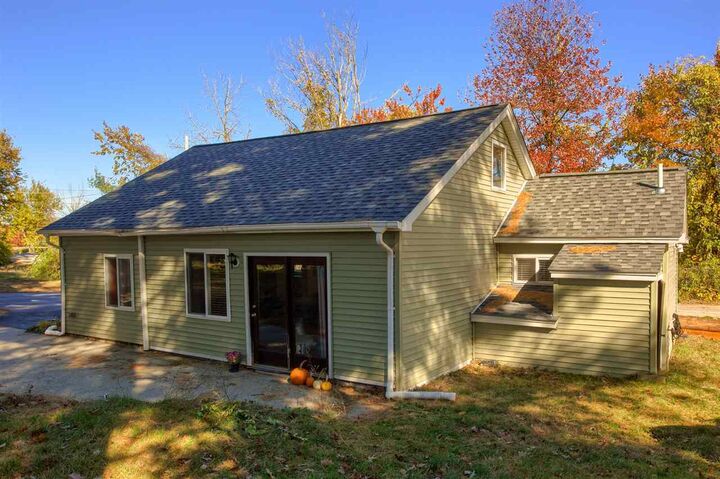 Property Photo:  3 Gull Lane  NH 03054 