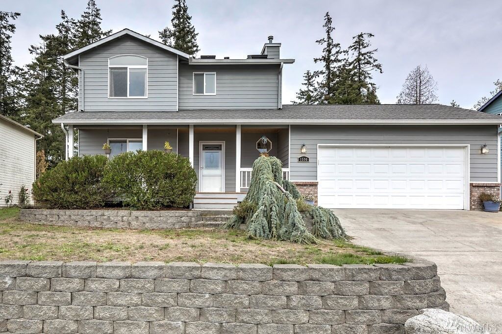 Property Photo:  1590 SW 7th Ave  WA 98277 