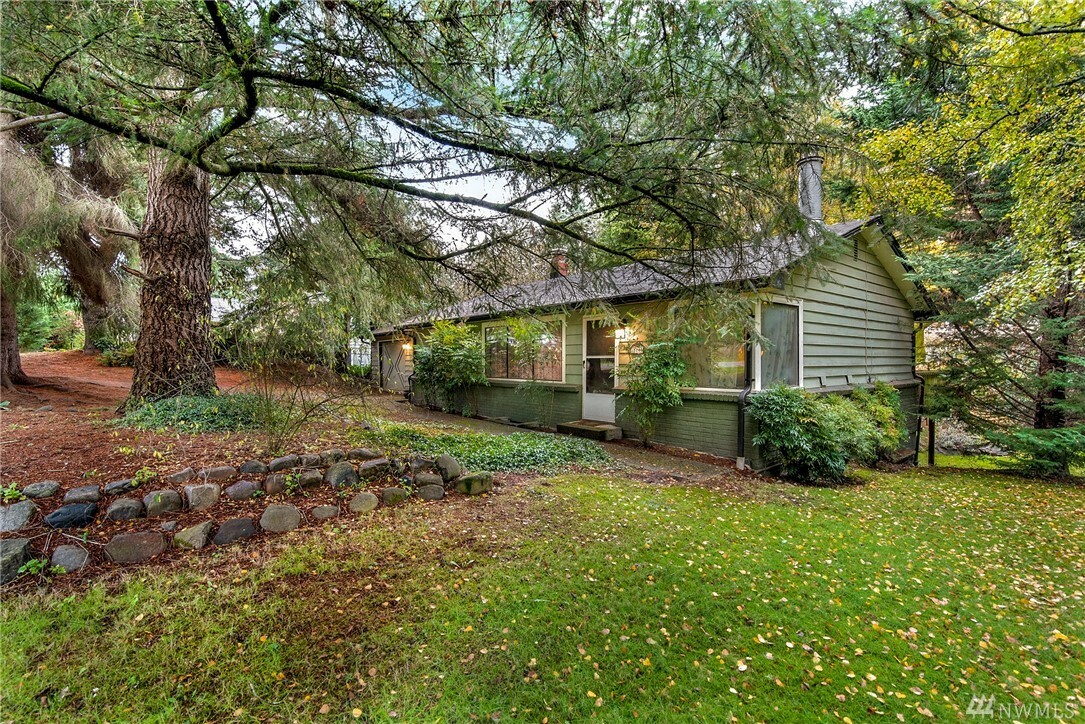 Property Photo:  15606 33rd Ave NE  WA 98155 