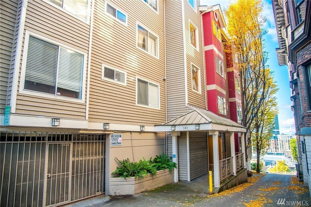 Property Photo: 131 Bellevue Ave E 101 WA 98102