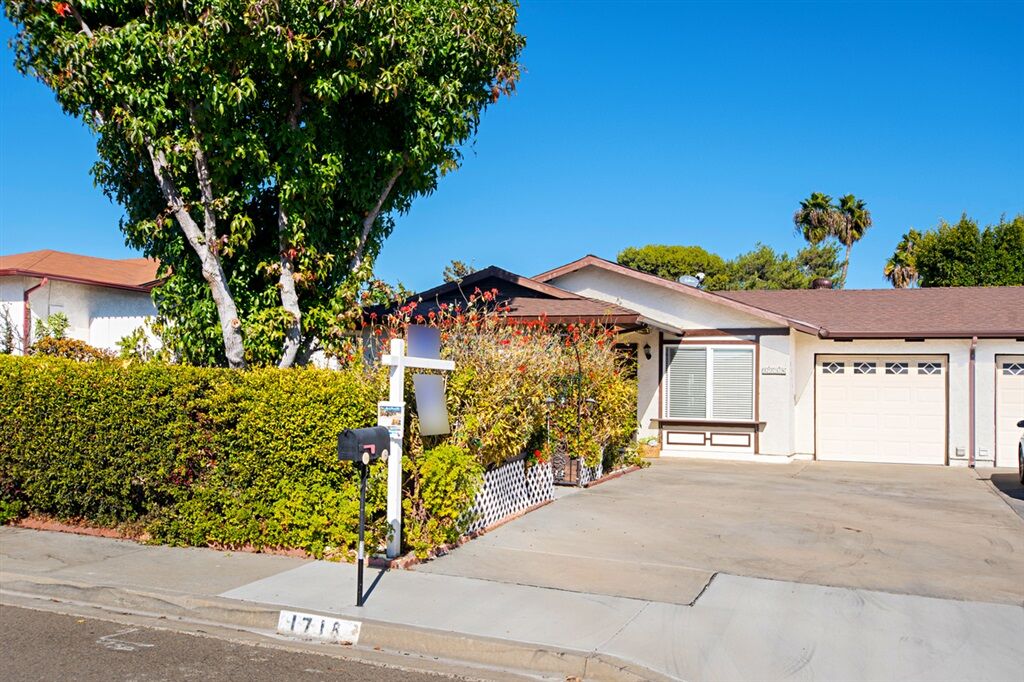 Property Photo: 1718 Lemon Heights Dr. CA 92056