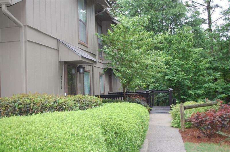 Property Photo: 308 Cumberland Court 30080