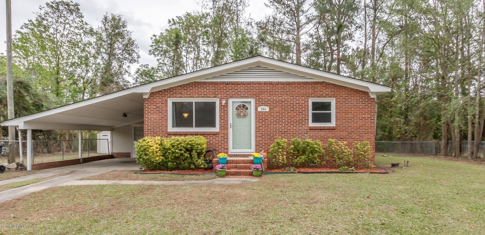 Property Photo:  204 Cardinal Road  NC 28546 