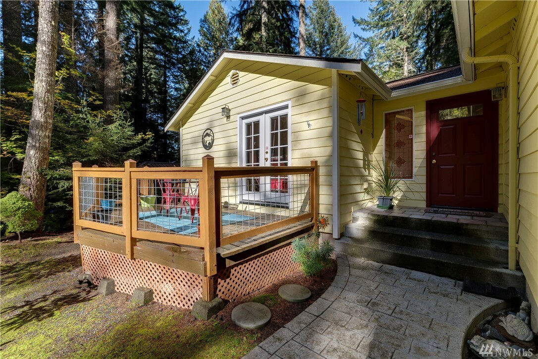 Property Photo:  33 Tumbling Water Dr  WA 98229 