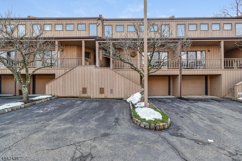 Property Photo: 1042 Stephanie Dr 1042 NJ 07006