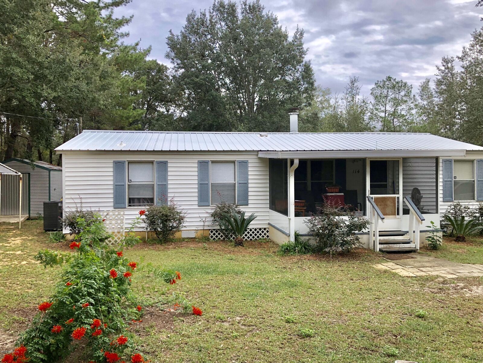 Property Photo: 114 Brett Avenue FL 32148