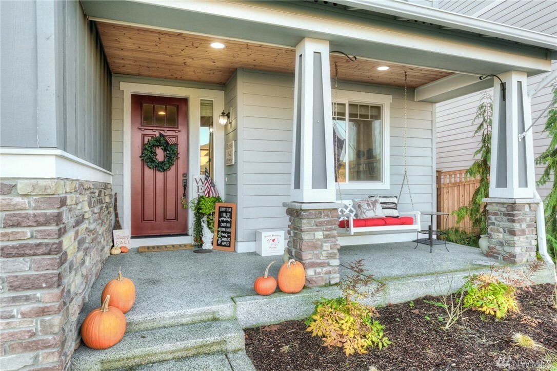 Property Photo: 13714 181st Ave E WA 98391