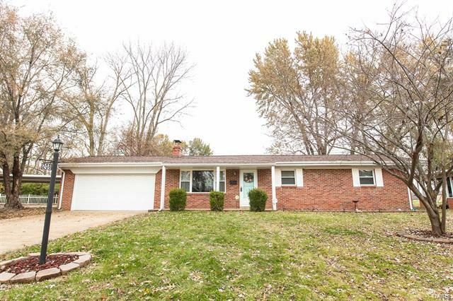 Property Photo: 208 Sheffield Drive 62223