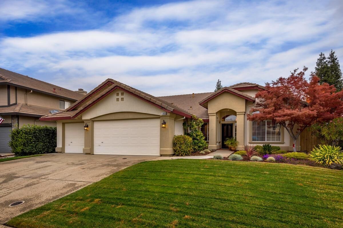 Property Photo: 1859 Avenida Martina CA 95747