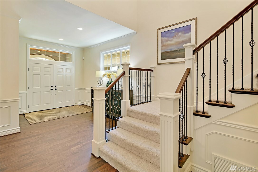 Property Photo: 26664 SE 9th Wy WA 98075