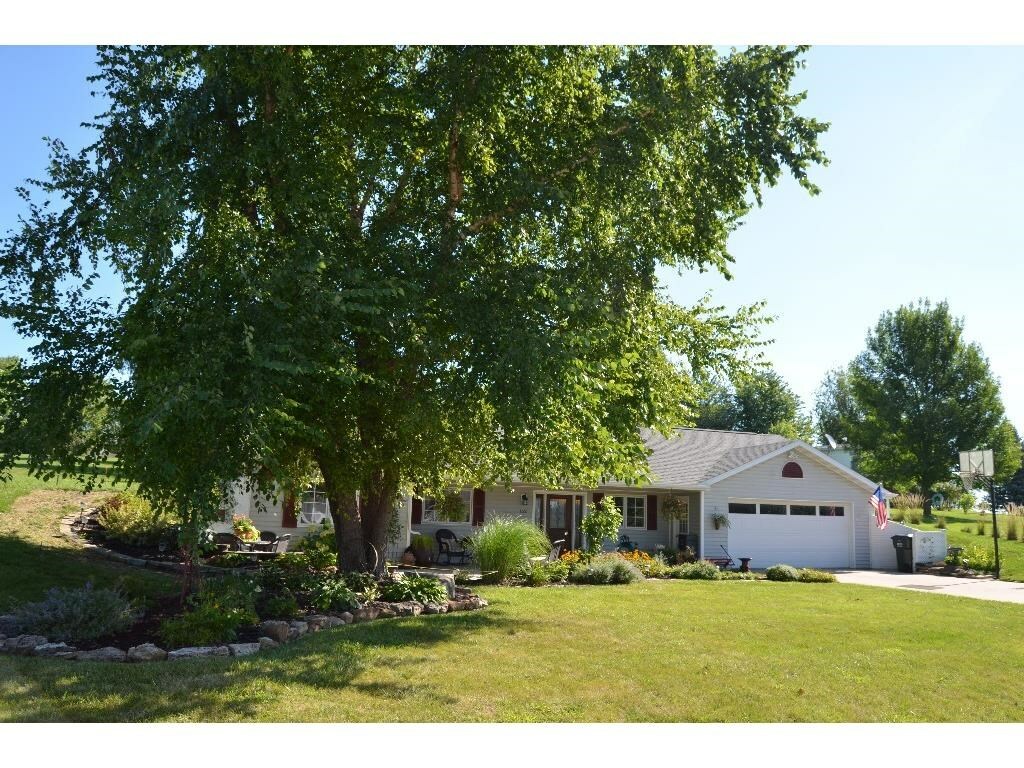 Property Photo:  162 Terrace Drive  IA 50214 