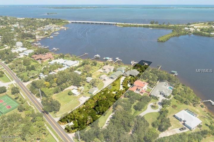 Property Photo:  9690 Riverview Drive  FL 32976 