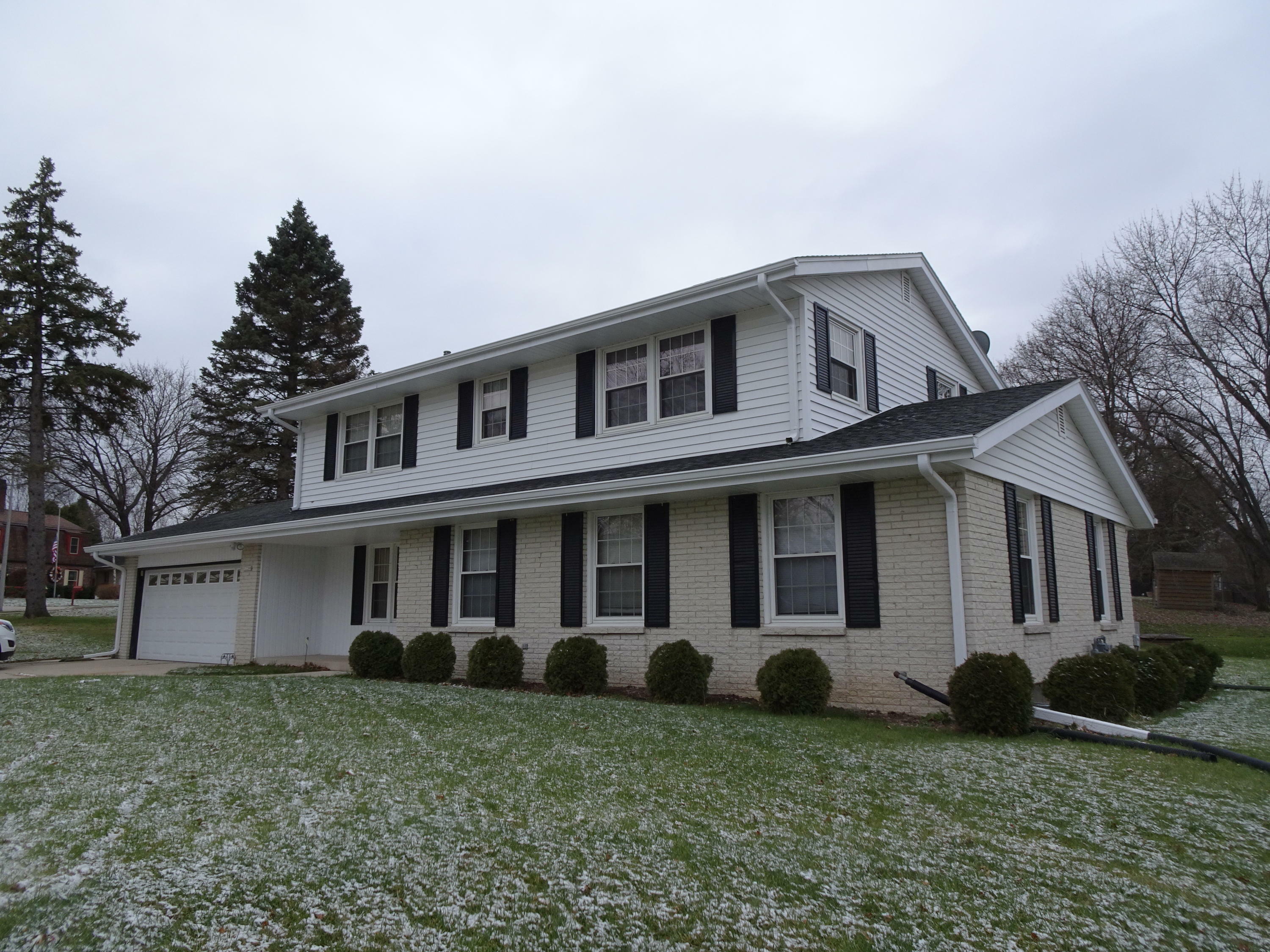 Property Photo:  12208 W Verona Ct  WI 53227 