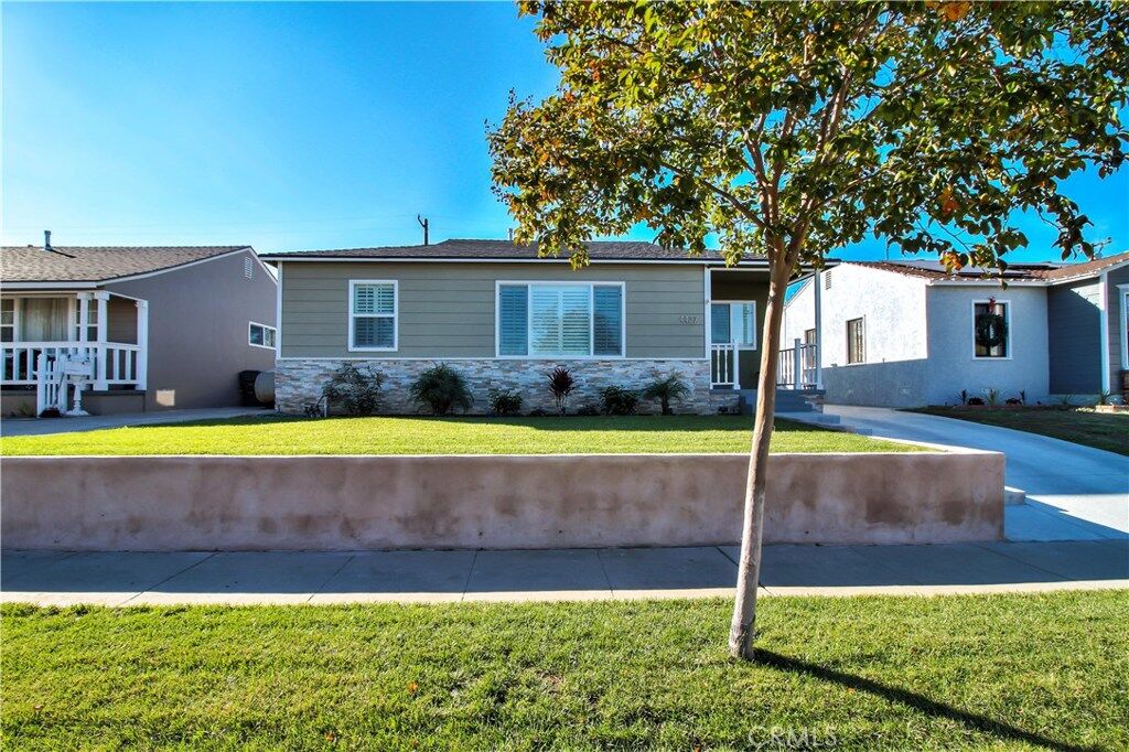 Property Photo:  4427 Levelside Avenue  CA 90712 