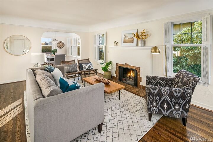 Property Photo:  3711 NE 43rd St  WA 98105 