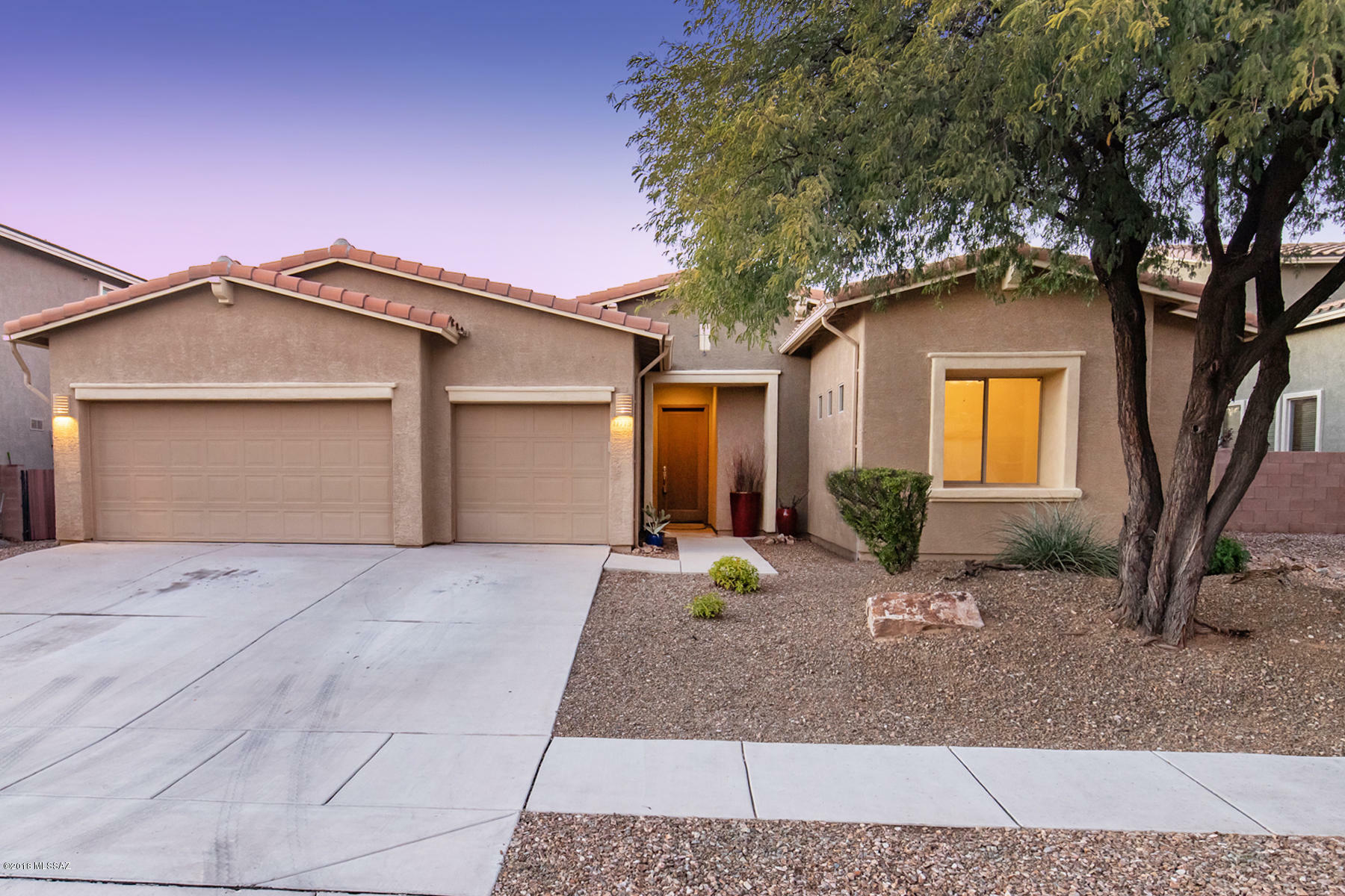 Property Photo: 11715 N Peaceful Night Road AZ 85737