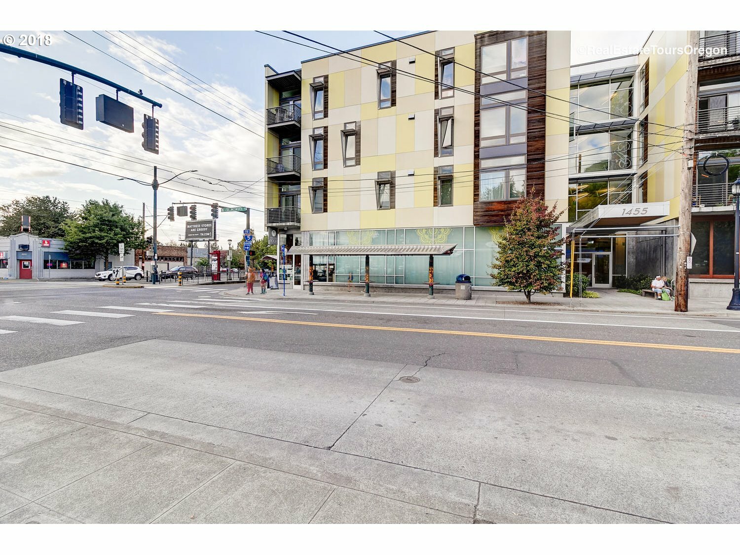 Property Photo:  1455 N Killingsworth St 304  OR 97217 