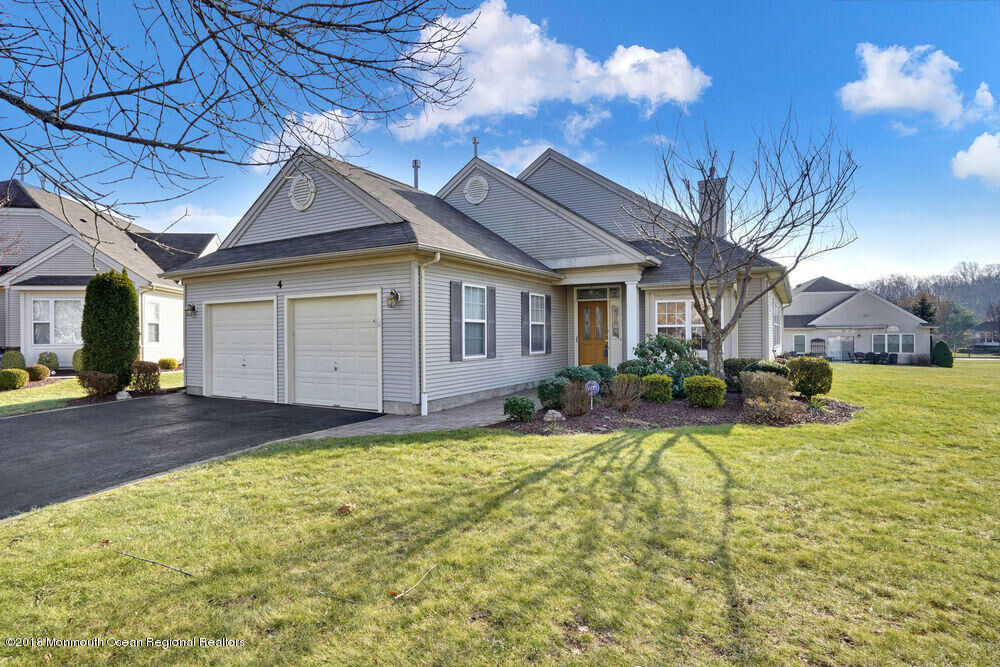 Property Photo:  4 Cotswold Circle  NJ 07726 