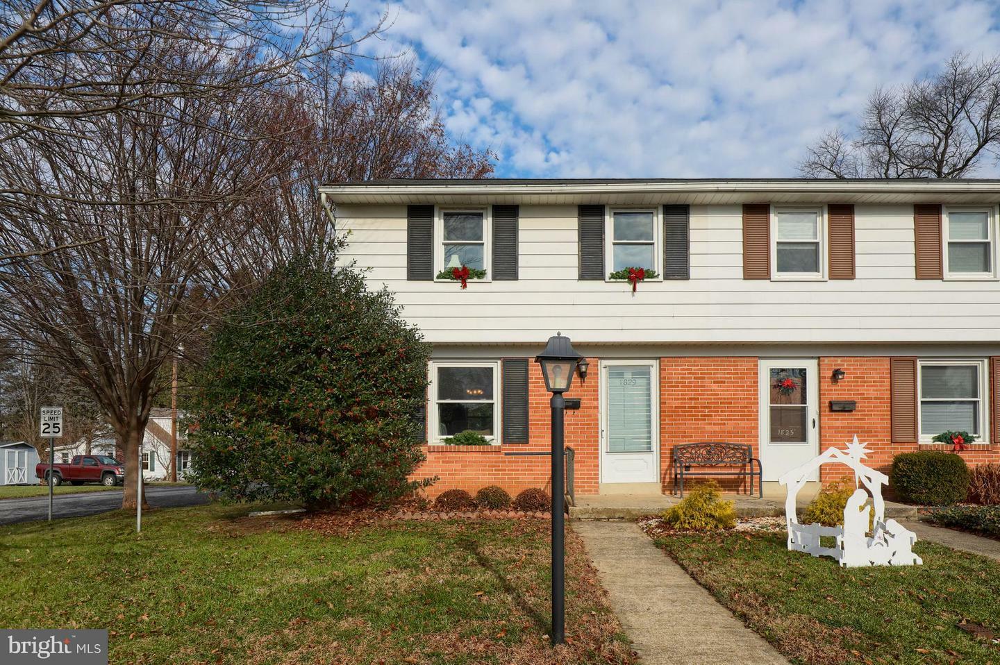 Property Photo:  1829 Hemlock Road  PA 17603 