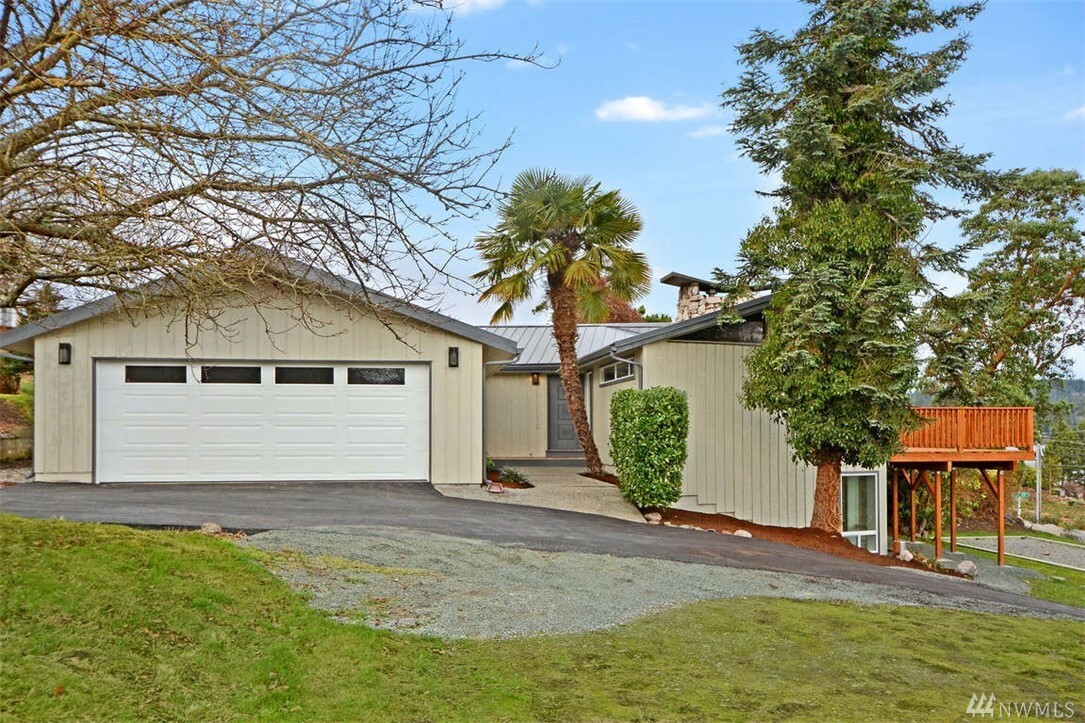 Property Photo: 650 Maplewood Lp WA 98277