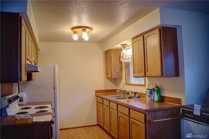 Property Photo:  60 E Redwood Court  WA 98584 