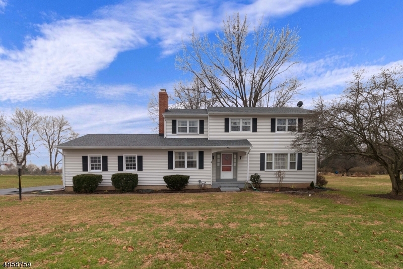 Property Photo:  28 Hampton Corner Rd  NJ 08551 