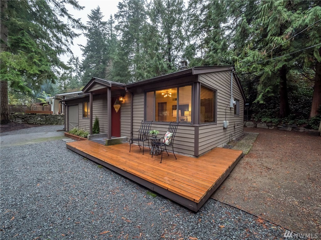 Property Photo:  17810 24th Ave NE  WA 98155 