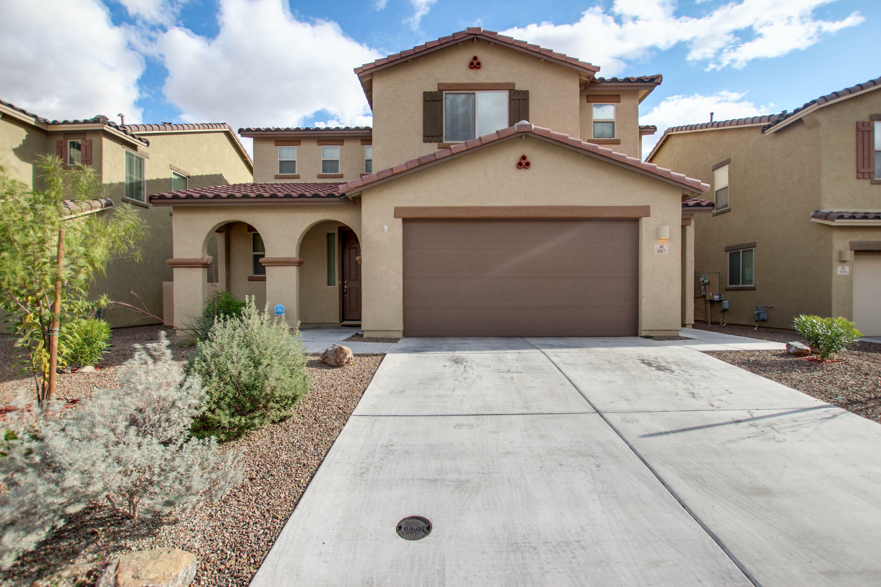 Property Photo:  887 W Camino Capria  AZ 85629 