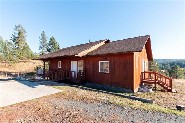 Property Photo:  1908 Dry Creek Rd  WA 99109 