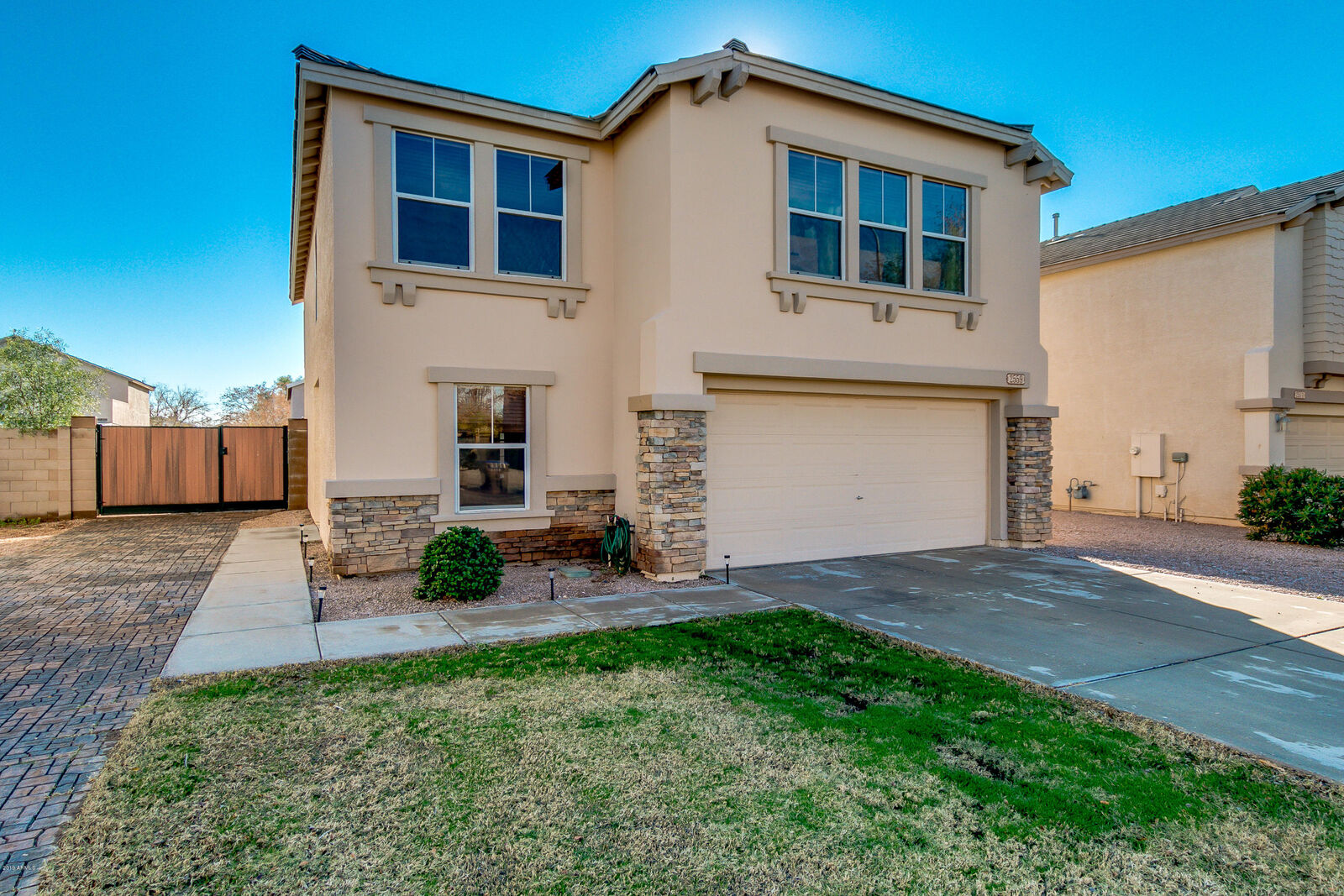 Property Photo:  2559 W Jasper Avenue  AZ 85120 