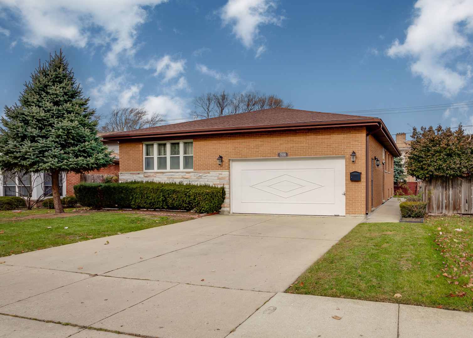 Property Photo:  7606 West Oakton Street  IL 60714 