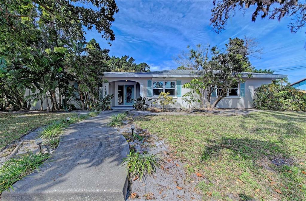 Property Photo:  756 Hillcrest Drive  FL 34209 