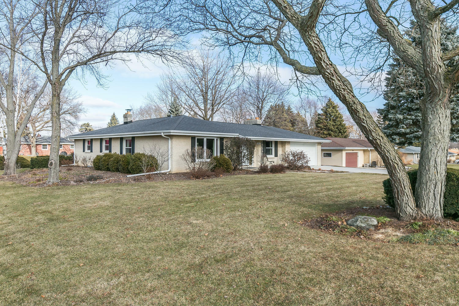 Property Photo: 8820 Ranchwood Dr WI 53406