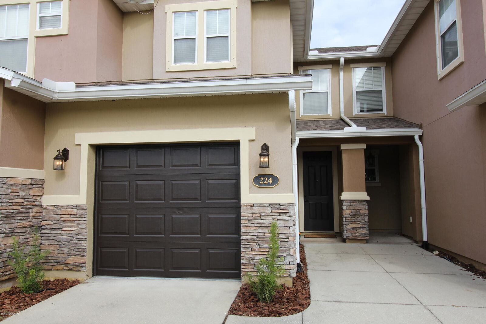 Property Photo: 224 E Pisa Place FL 32084