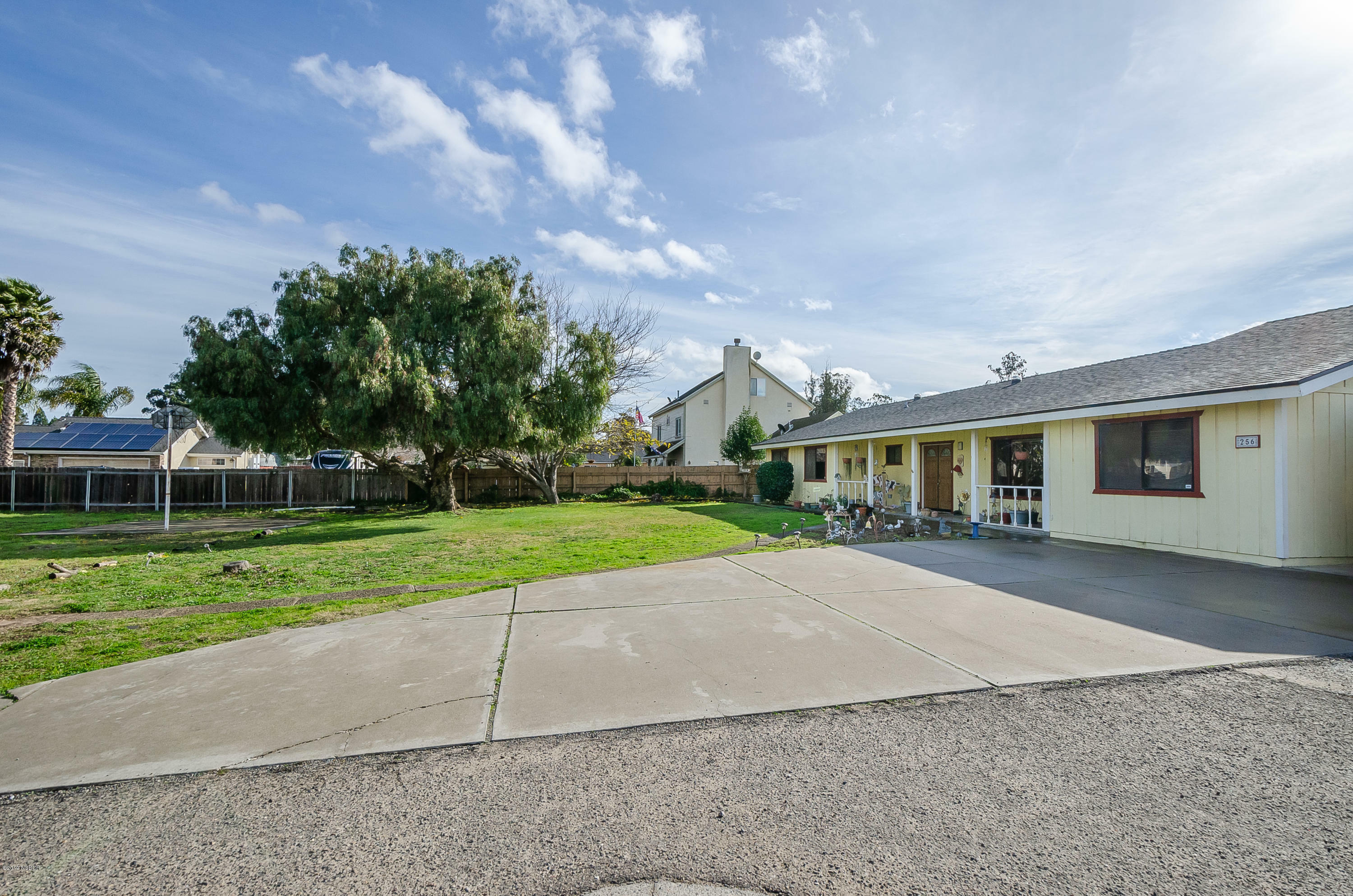 Property Photo:  256 E Foster Road  CA 93455 