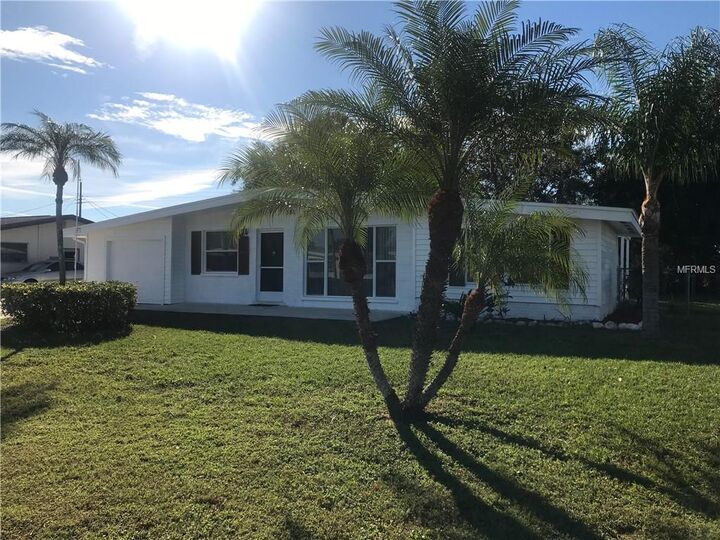 Property Photo:  308 Glen Oak Road  FL 34293 