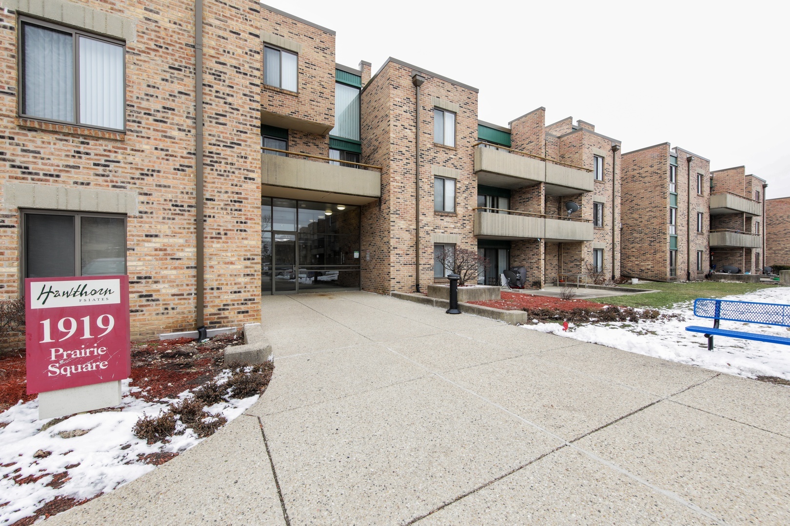 Property Photo: 1919 Prairie Square 222 IL 60173